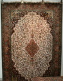 Kashmiri zijde, 279 x 186 cm.